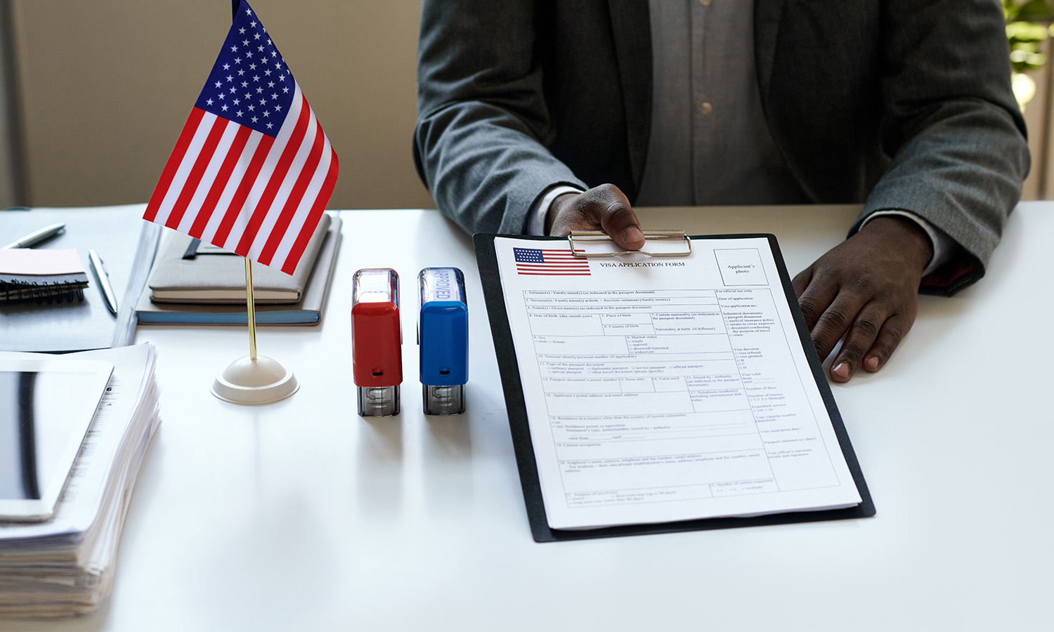 Chuẩn bị hồ sơ xin Visa là bước rất quan trọng trong việc tự chuẩn bị hồ sơ du học Mỹ Chuẩn bị hồ sơ xin Visa là bước rất quan trọng trong việc tự chuẩn bị hồ sơ du học Mỹ