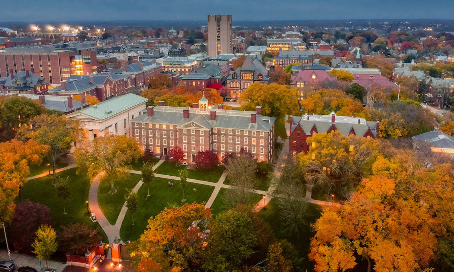 Khuôn viên Brown University nhìn từ trên cao Khuôn viên Brown University nhìn từ trên cao