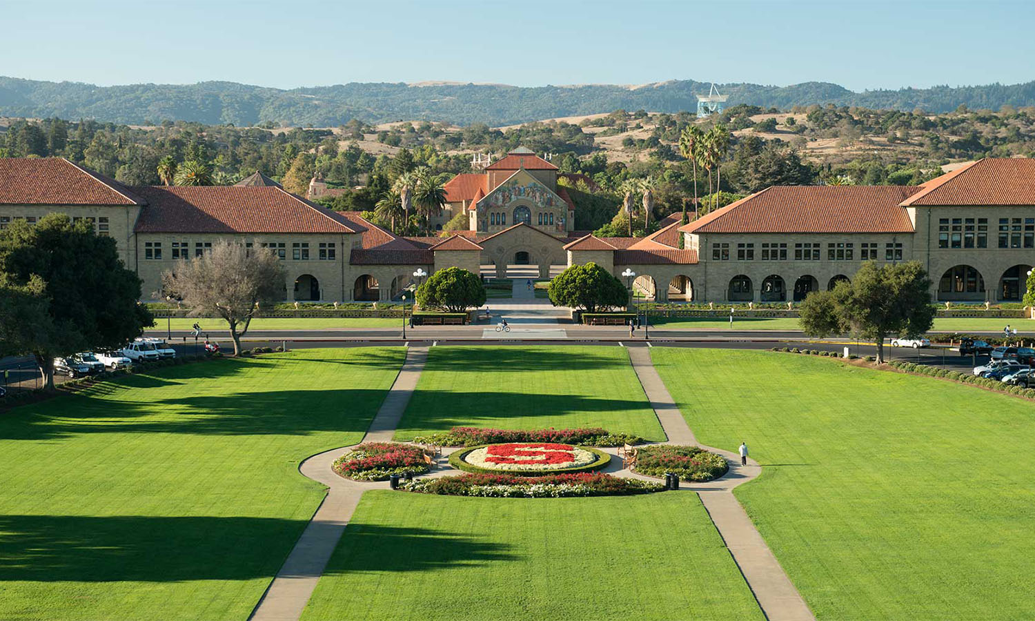 Đại học Stanford nằm ở trung tâm Thung lũng Silicon là một trong những cơ sở giáo dục lớn nhất thế giới Đại học Stanford nằm ở trung tâm Thung lũng Silicon là một trong những cơ sở giáo dục lớn nhất thế giới