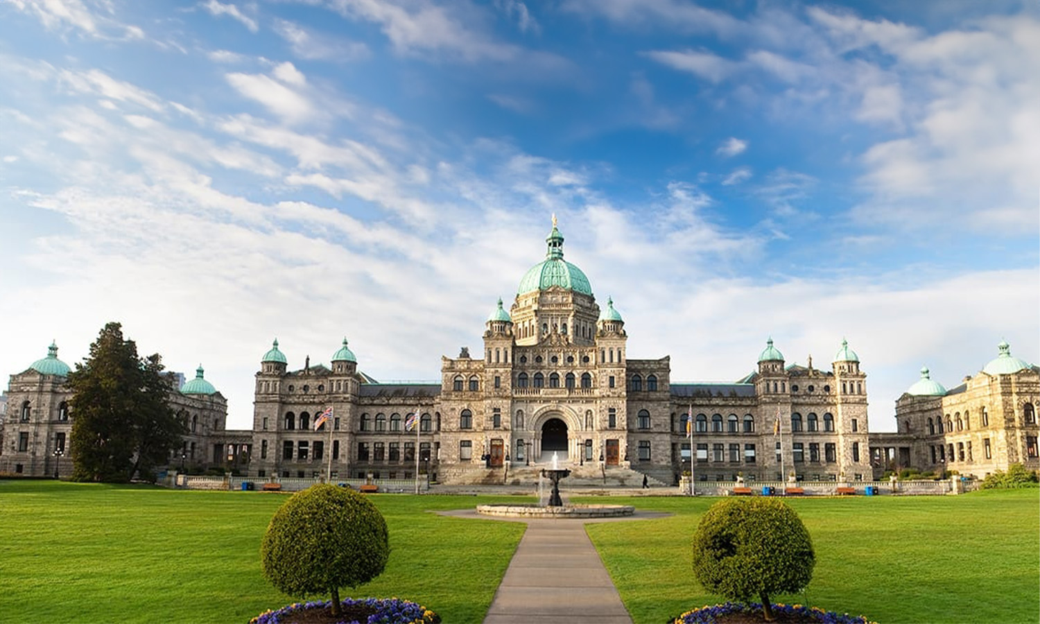 Đại học Victoria được đánh giá là một trong những trường đại học hàng đầu ở Canada Đại học Victoria được đánh giá là một trong những trường đại học hàng đầu ở Canada